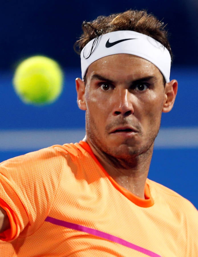 Nadal se impone a Raonic y jugará la final de Abu Dabi ante Goffin