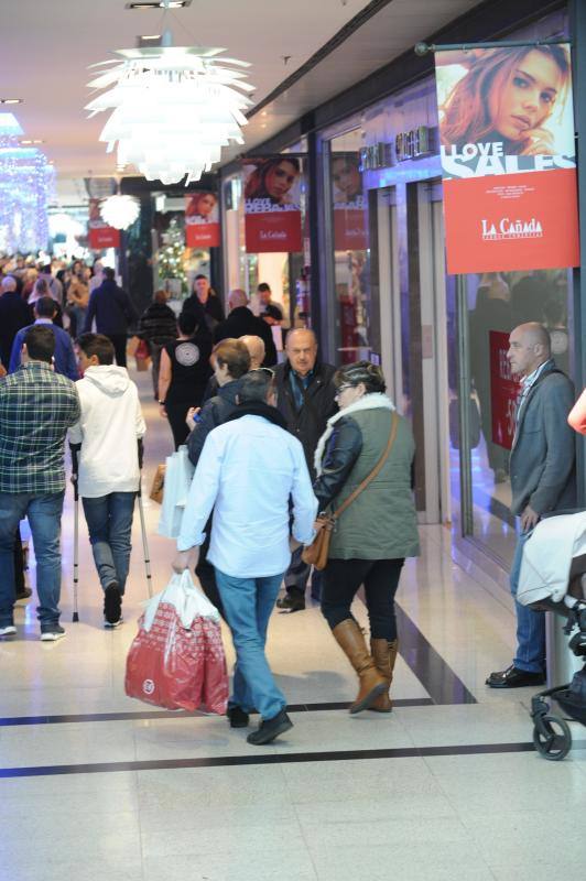 El inicio de las rebajas en Marbella, en fotos