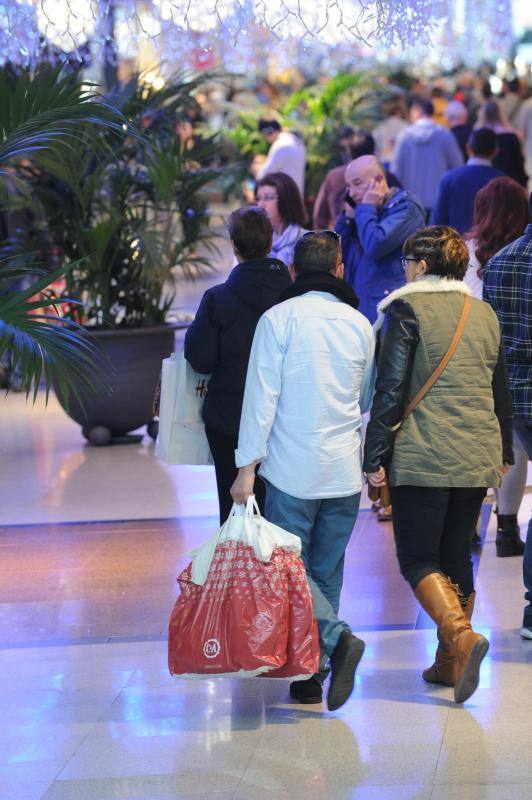 El inicio de las rebajas en Marbella, en fotos