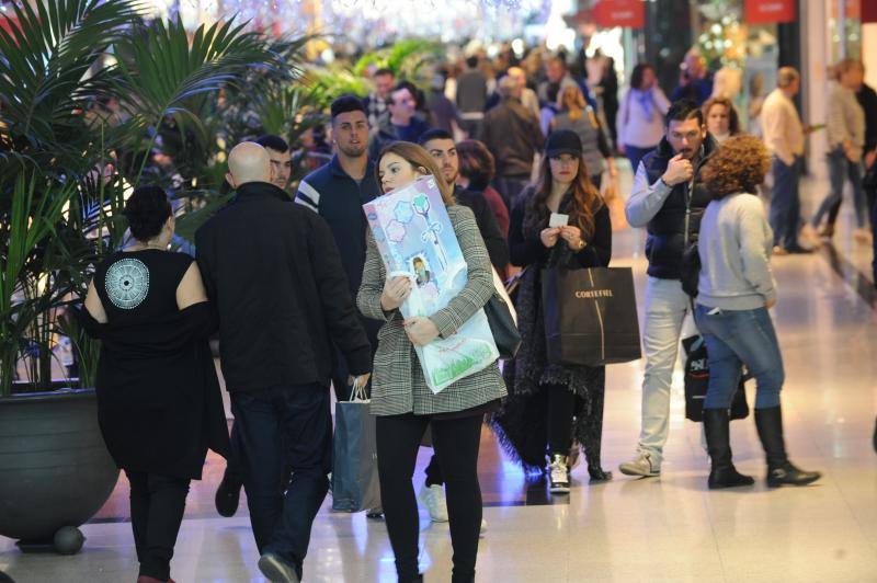 El inicio de las rebajas en Marbella, en fotos