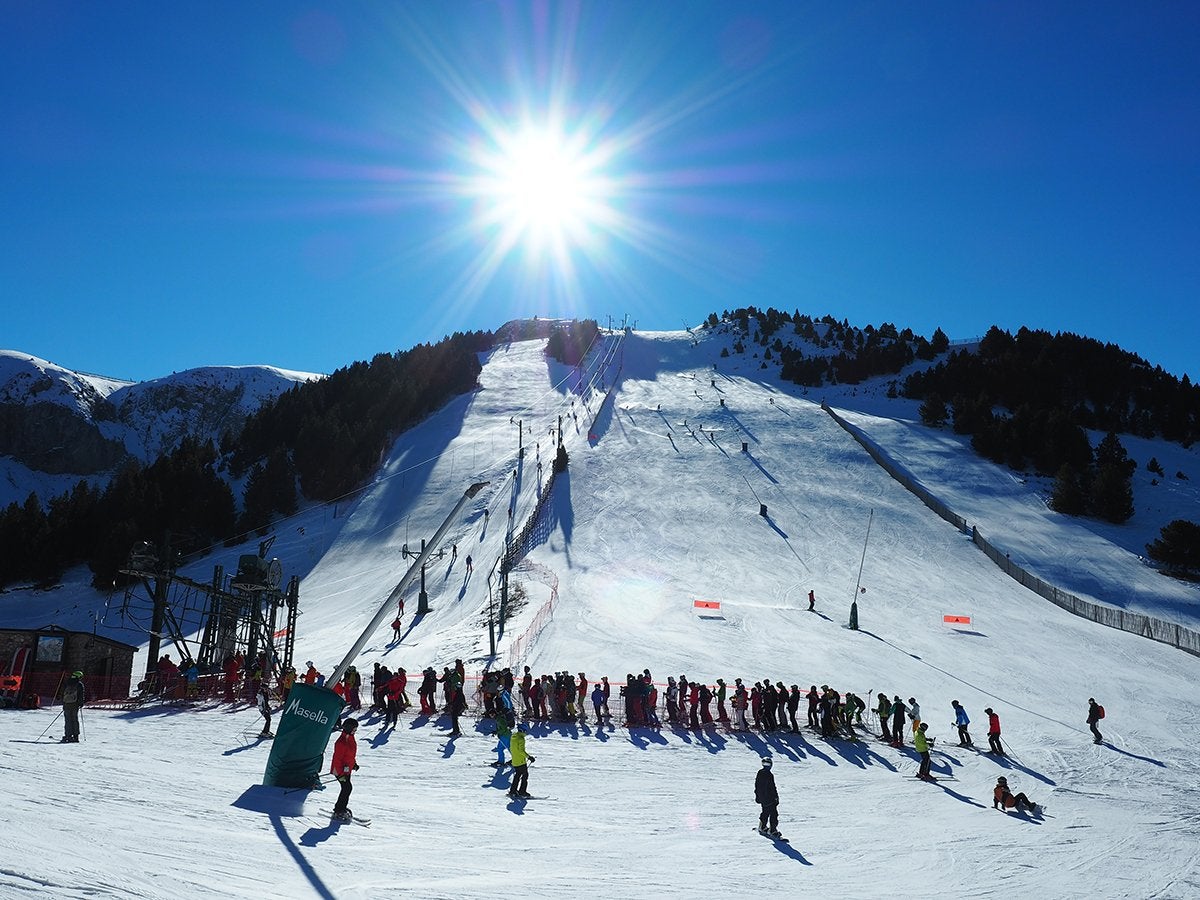 Año Nuevo sobre la nieve