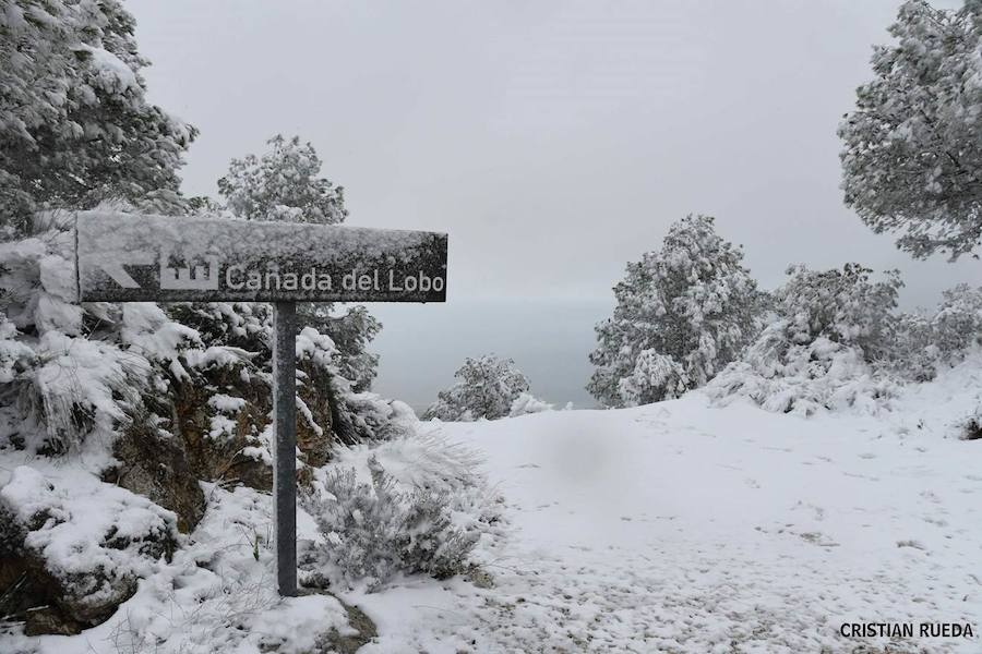 La nieve cubre otros puntos de la provincia, principalmente del interior