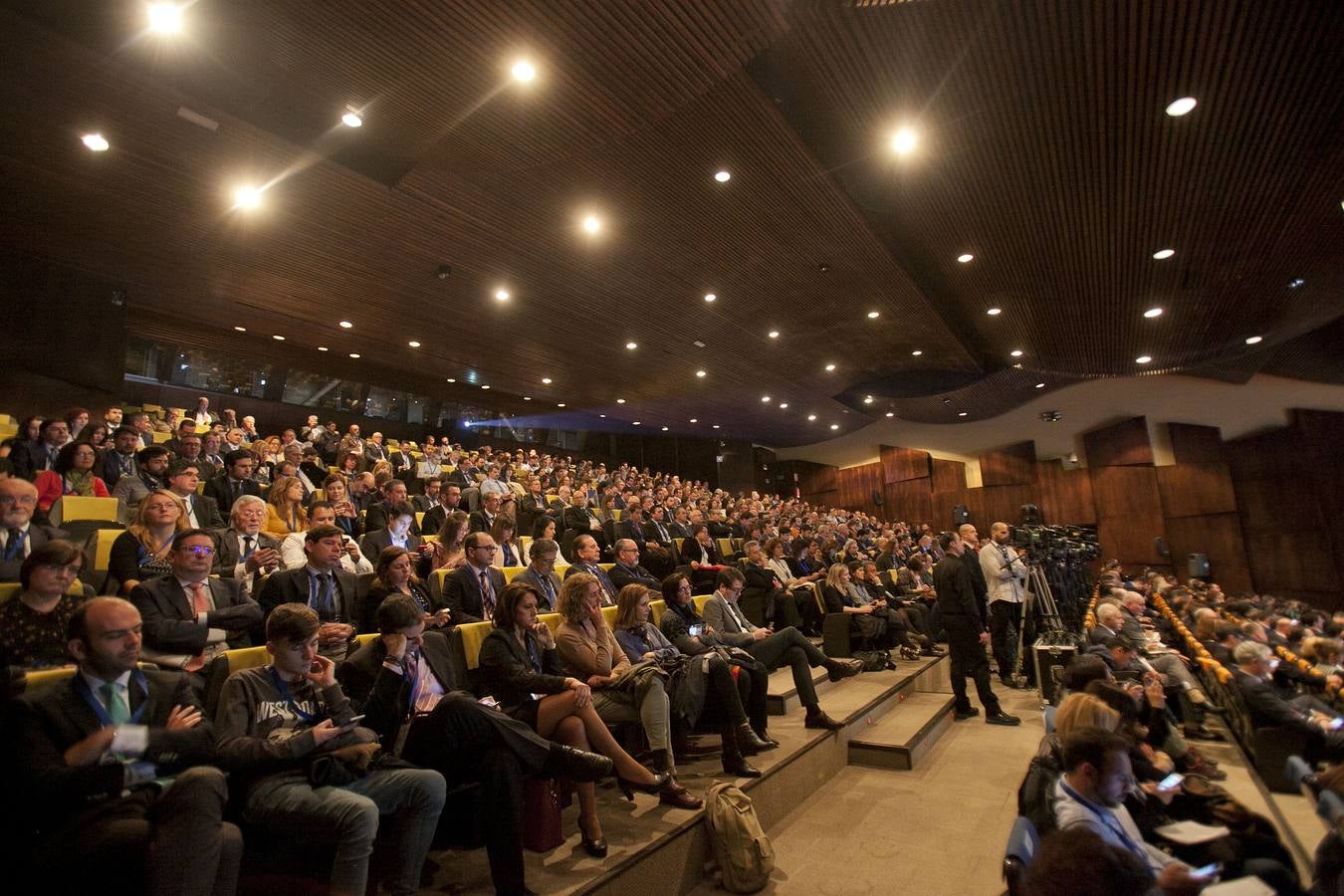 El Rey Felipe VI inaugura el Foro Transfiere