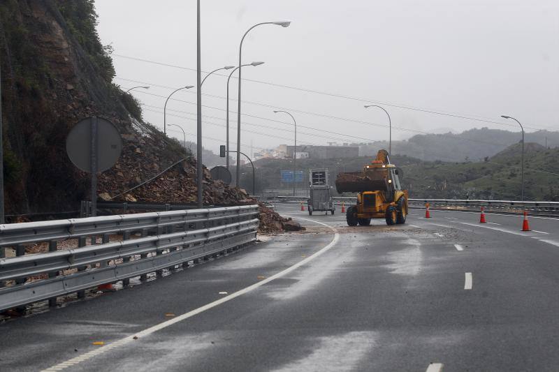 Los efectos de la tromba de lluvia y granizo, en fotos de Fernando González