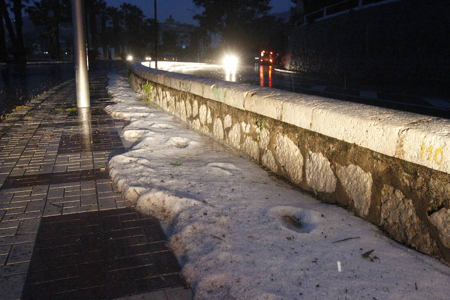 Los efectos de la tromba de lluvia y granizo, en fotos de Fernando González