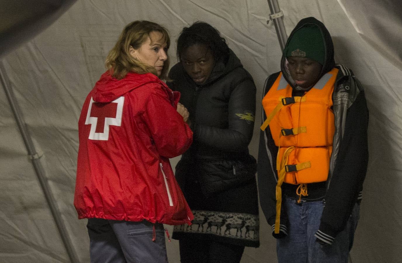 Llegan al puerto de Málaga 155 inmigrantes rescatados en tres pateras en el Mar de Alborán