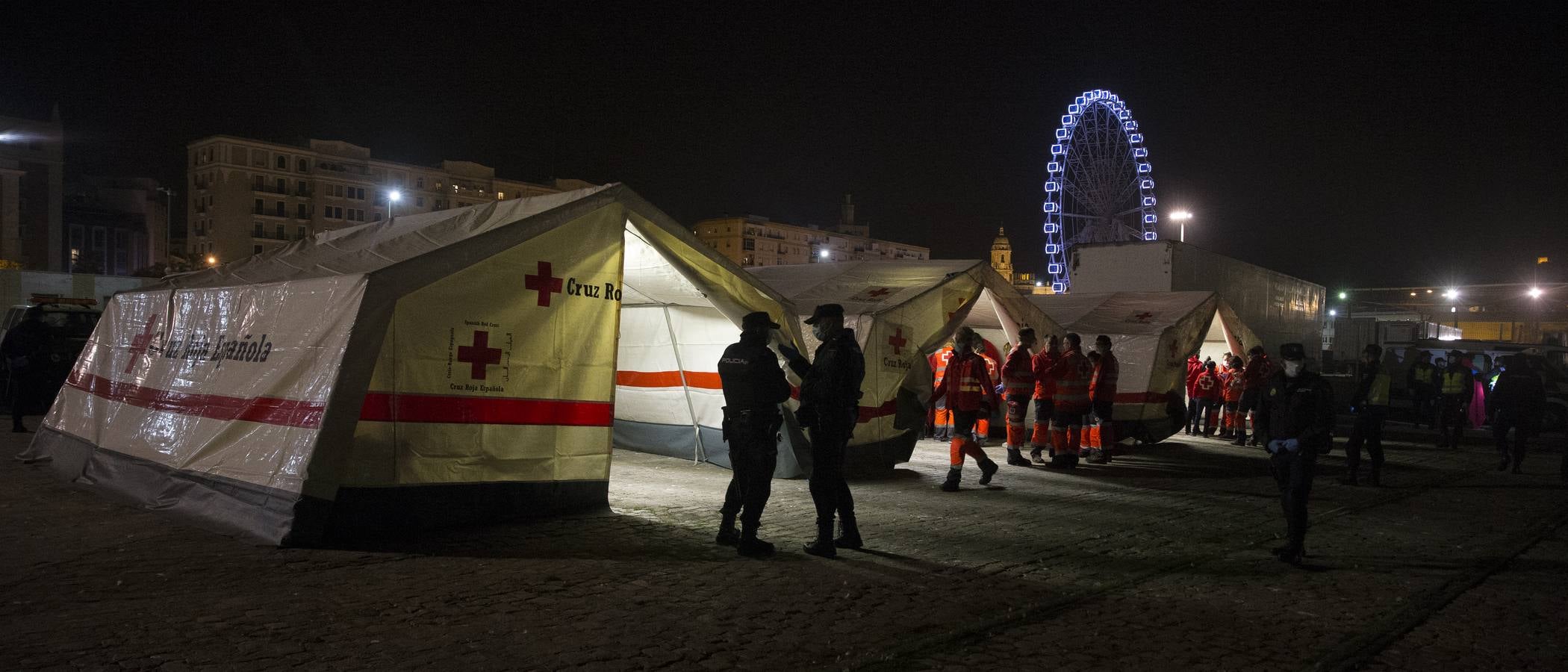 Llegan al puerto de Málaga 155 inmigrantes rescatados en tres pateras en el Mar de Alborán