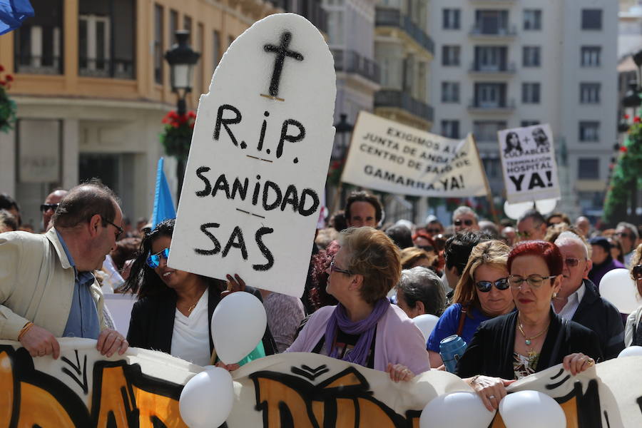 La tercera marcha por la sanidad en Málaga, en imágenes