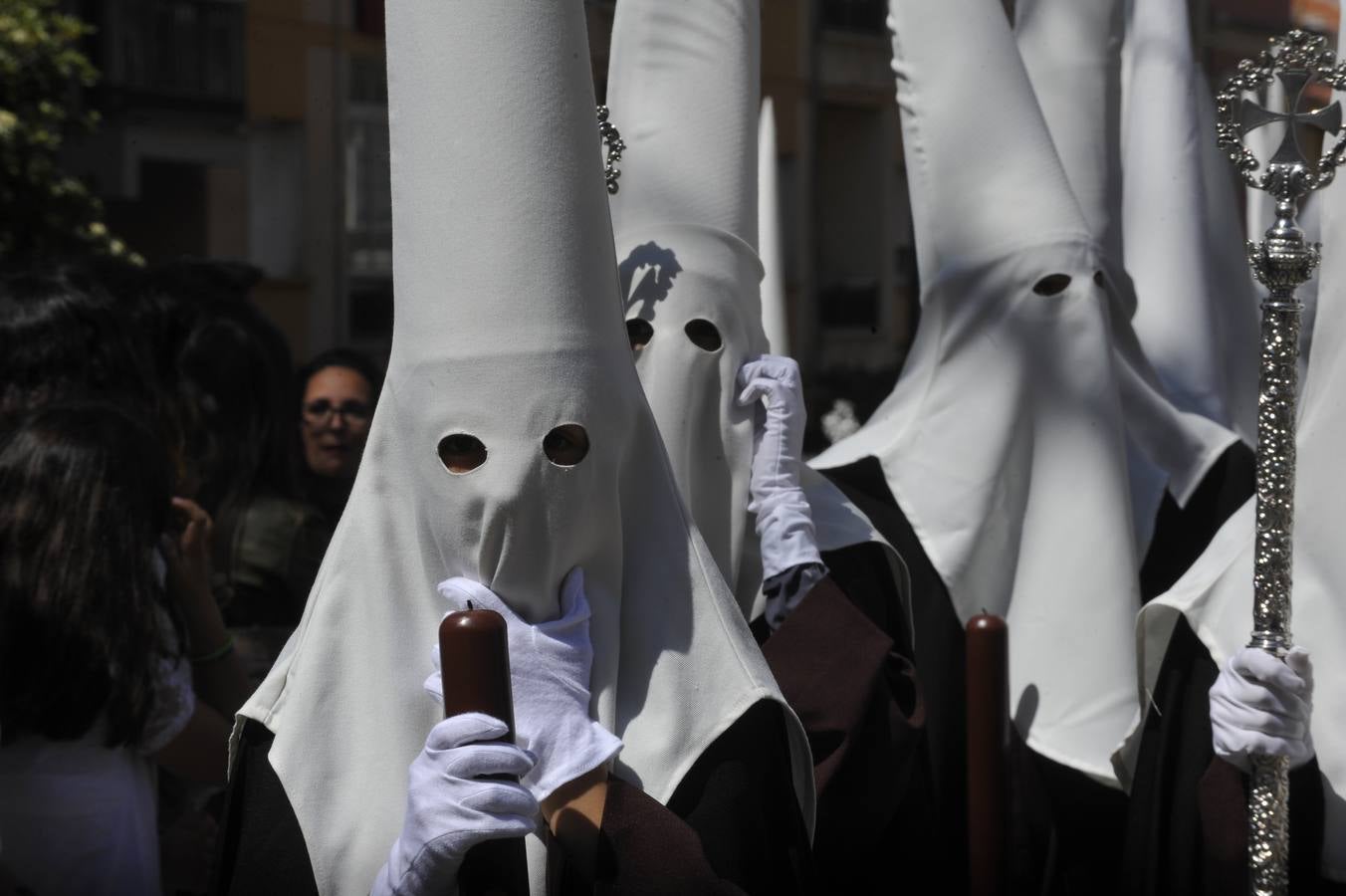 Dulce Nombre procesiona en la Semana Santa 2017