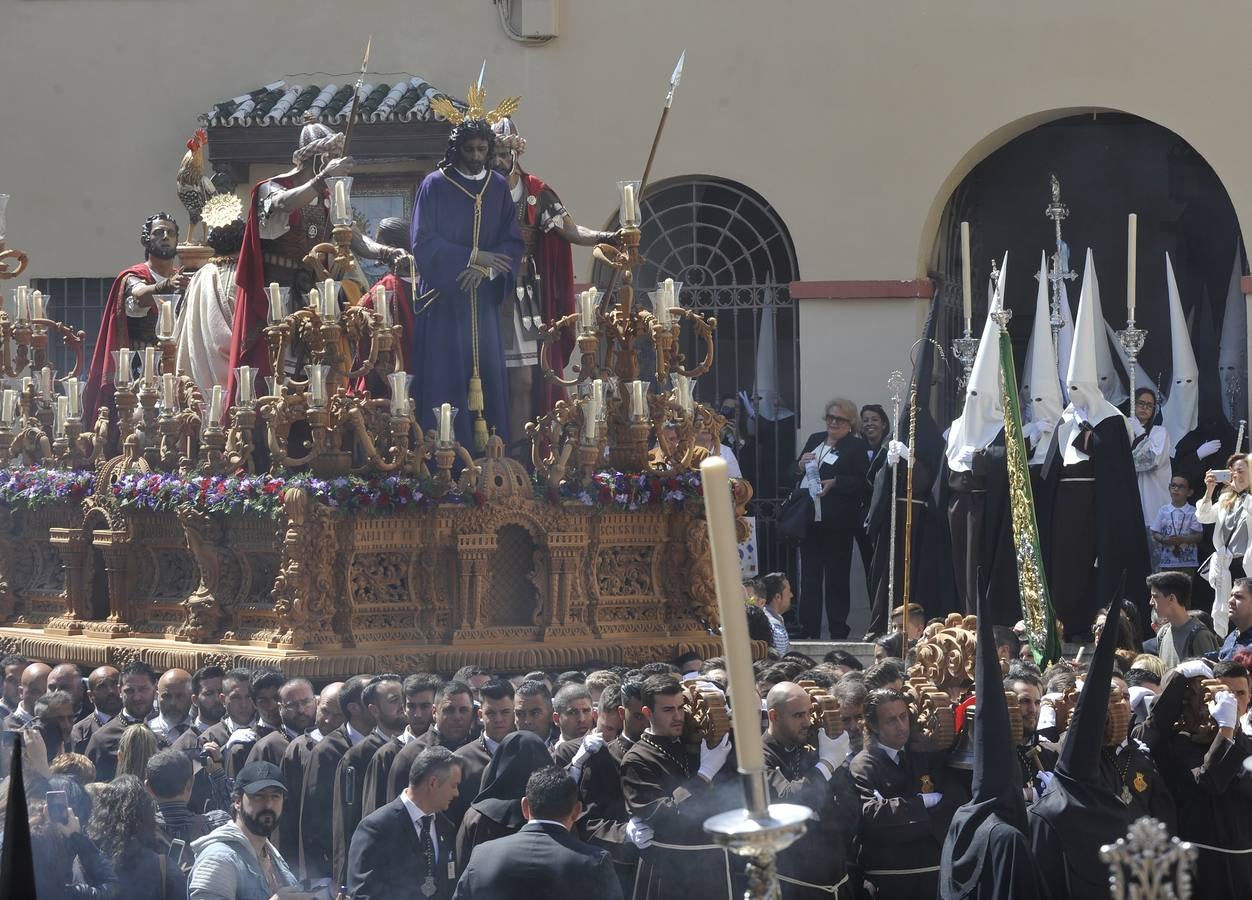 Dulce Nombre procesiona en la Semana Santa 2017