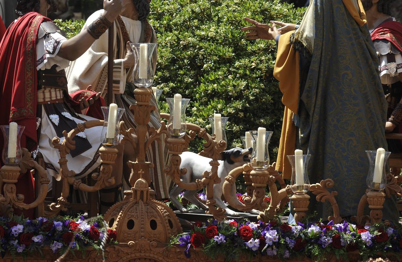 Dulce Nombre procesiona en la Semana Santa 2017