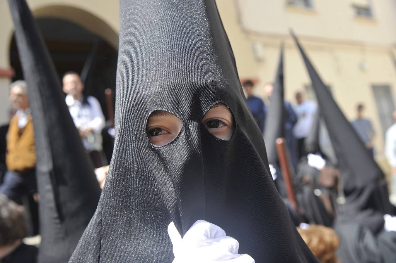 Dulce Nombre procesiona en la Semana Santa 2017