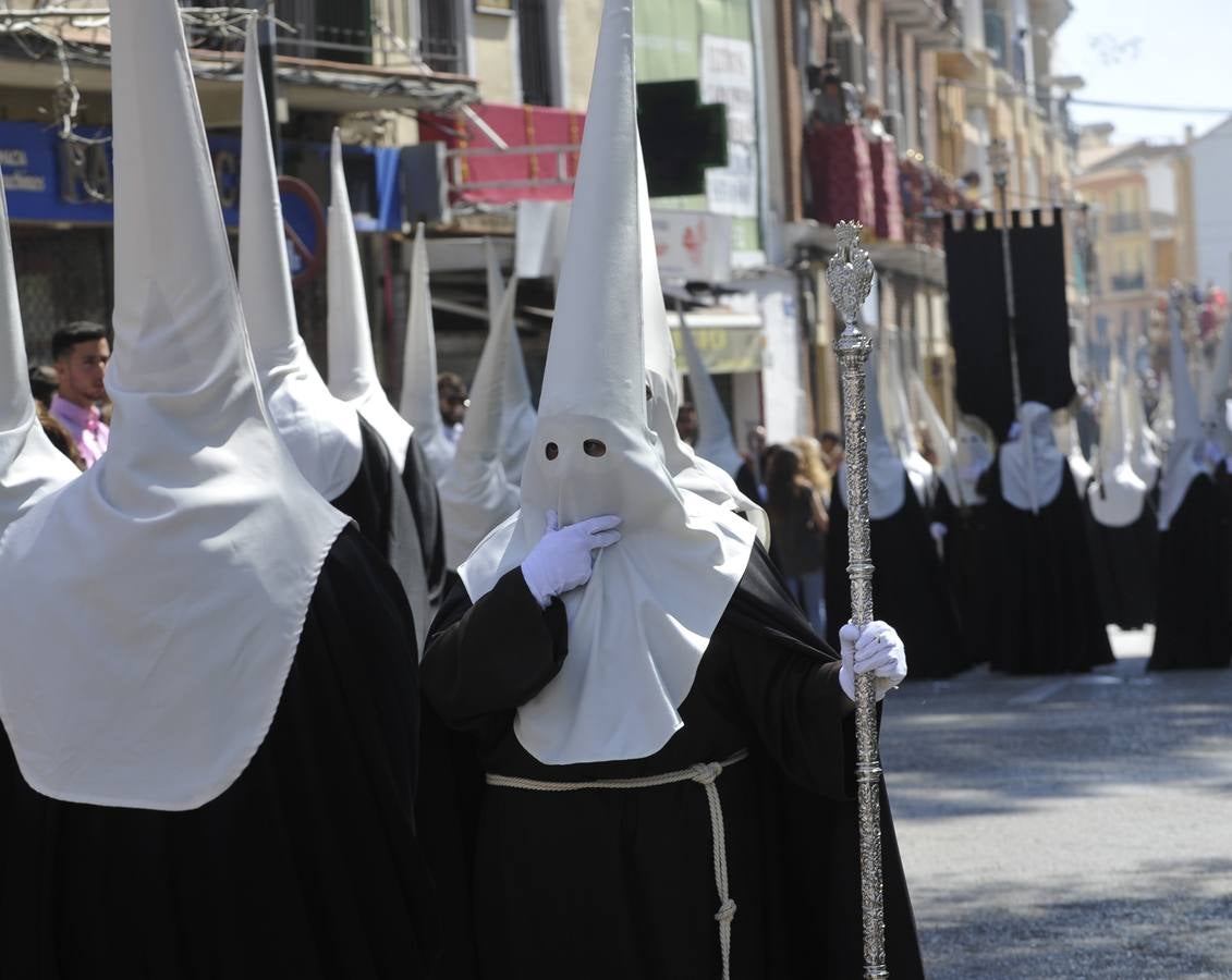 Dulce Nombre procesiona en la Semana Santa 2017