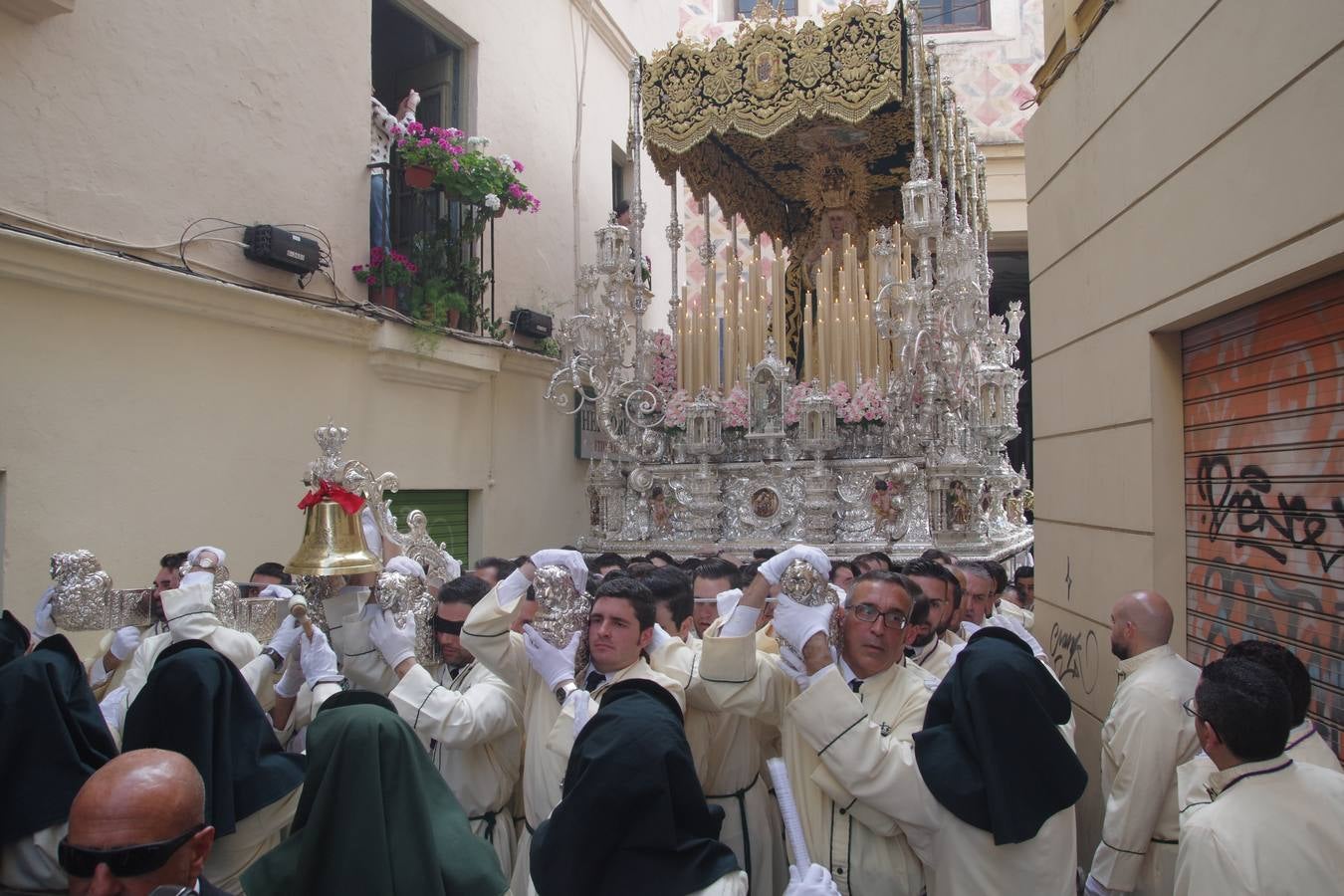 Lágrimas y Favores, en procesión