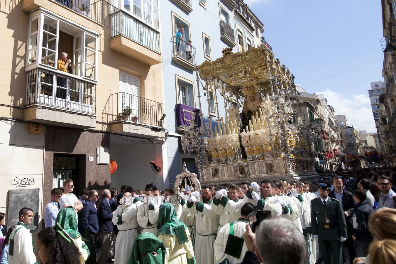 Pollinica sale en procesión por las calles de Málaga 2017