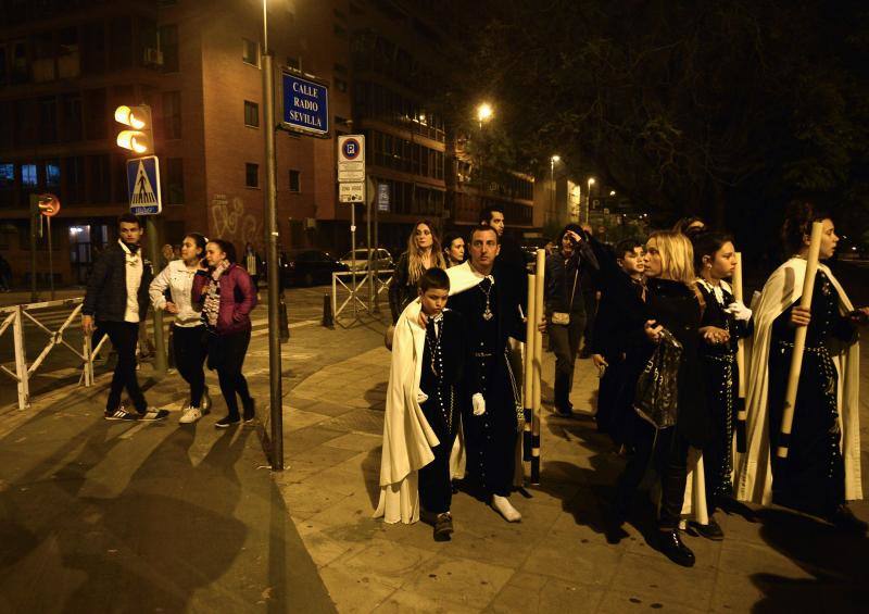 Fotos de la estampida y el pánico en la Madrugá de Sevilla