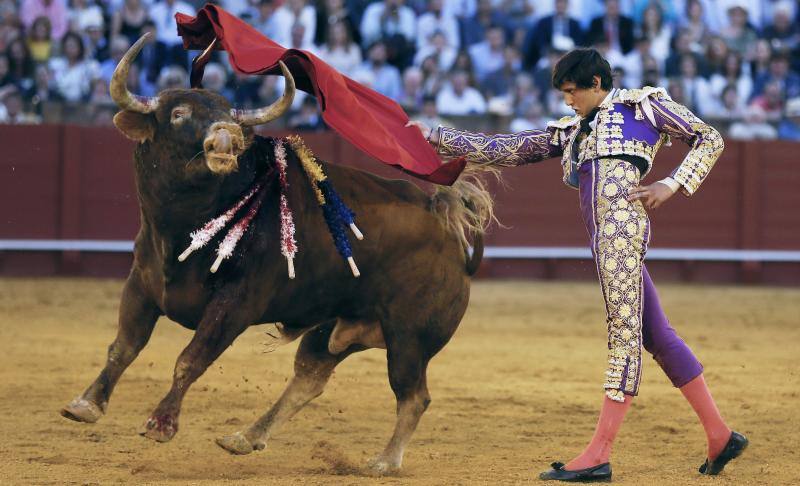 Famosos en la corrida del Domingo de Resurección en Sevilla