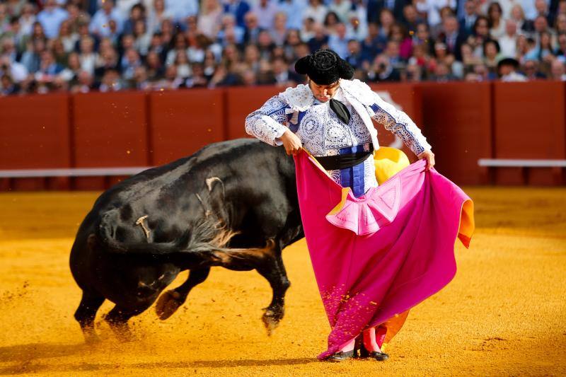 Famosos en la corrida del Domingo de Resurección en Sevilla