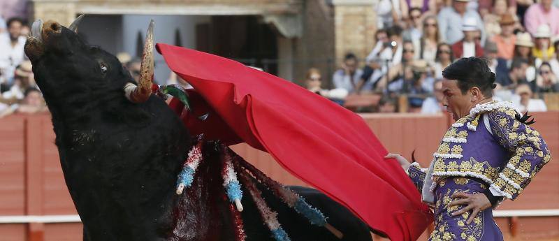 Famosos en la corrida del Domingo de Resurección en Sevilla