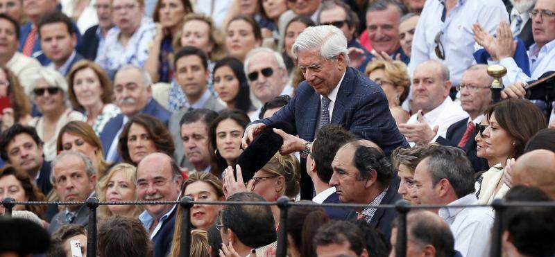 Famosos en la corrida del Domingo de Resurección en Sevilla