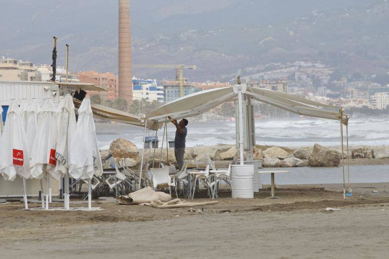 Fotos de los efectos del temporal en las playas de Málaga capital