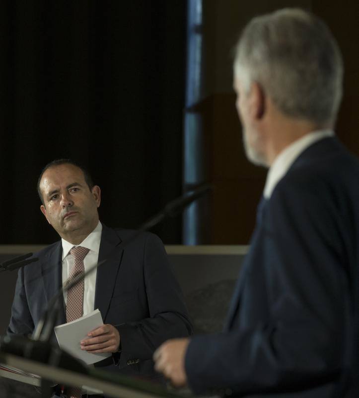 Fotos del coloquio con el consejero andaluz de Salud, Aquilino Alonso