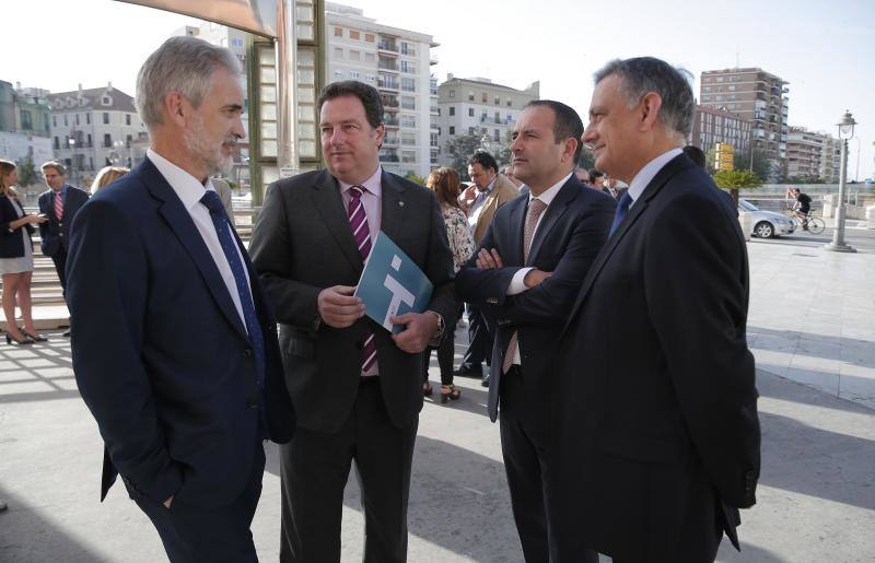 Fotos del coloquio con el consejero andaluz de Salud, Aquilino Alonso