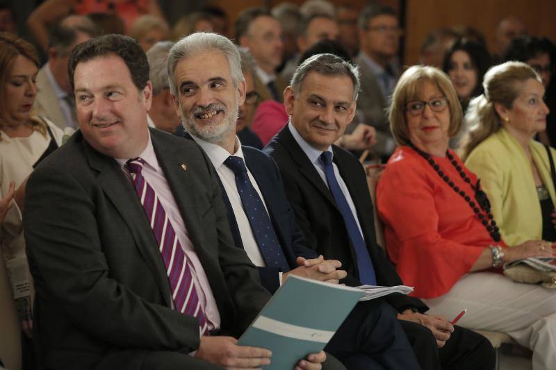 Fotos del coloquio con el consejero andaluz de Salud, Aquilino Alonso