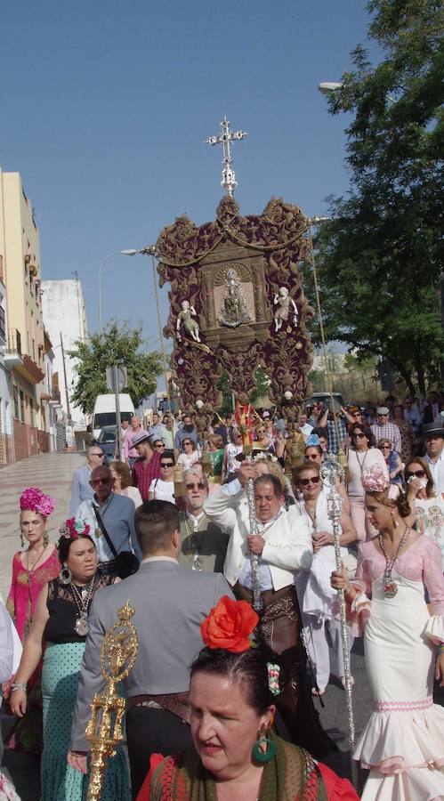 La salida de la Hermandad del Rocío de Málaga, en imágenes