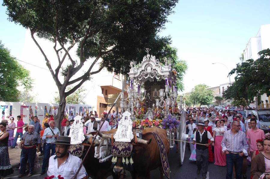 La salida de la Hermandad del Rocío de Málaga, en imágenes