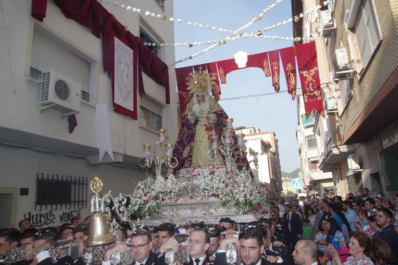 Cinco traslados y una procesión hacen un sábado cofrade