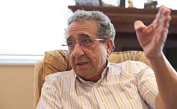 El rector, durante la entrevista esta semana.