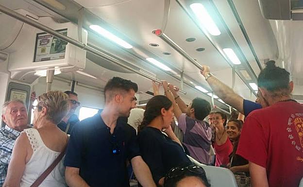 Algunos de los trenes circularon llenos desde la estación de origen. 