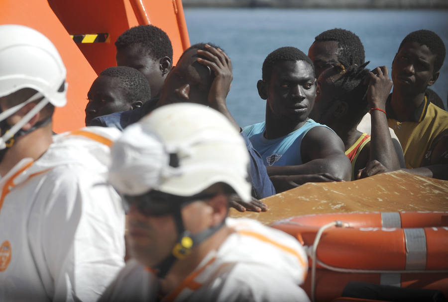 Llegan al puerto de Málaga 94 inmigrantes