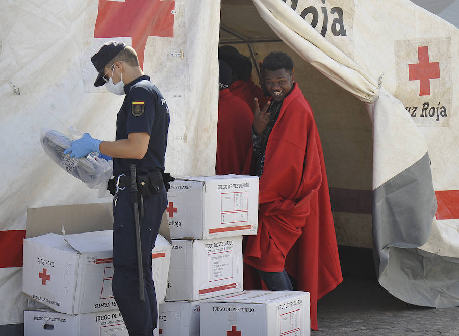 Llegan al puerto de Málaga 94 inmigrantes