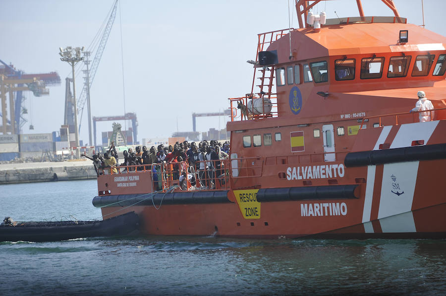 Llegan al puerto de Málaga 94 inmigrantes