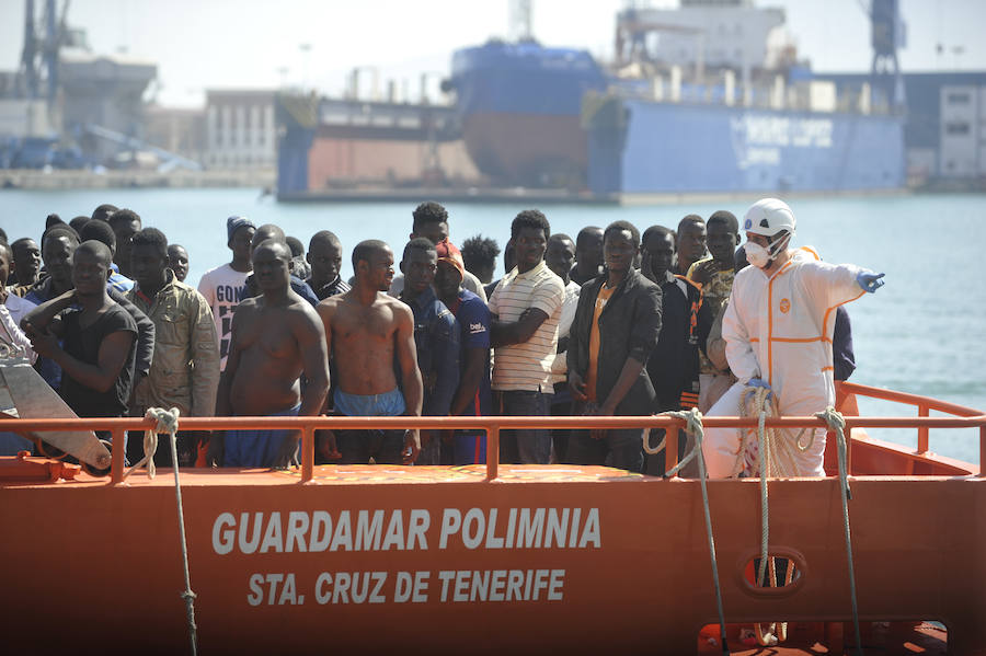 Llegan al puerto de Málaga 94 inmigrantes