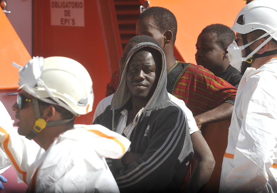 Llegan al puerto de Málaga 94 inmigrantes