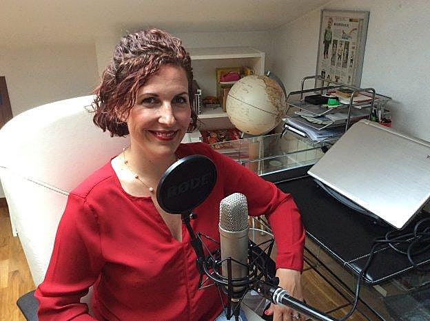 Iratxe se gana la vida como profesora de inglés, pero también ha puesto voz a un montón de aplicaciones. 