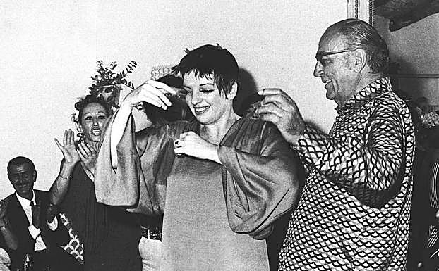 Liza Minnelli y José Banús bailando flamenco.