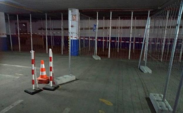 El garaje está apuntalado y fuera de servicio desde diciembre del año pasado.