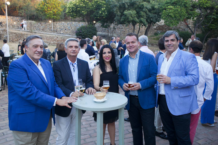 Las ganancias irán destinadas íntegramente a la Asociación malagueña AIOM 