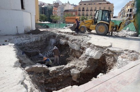 Excavación realizada en una parte de la parcela. :: salvador salas