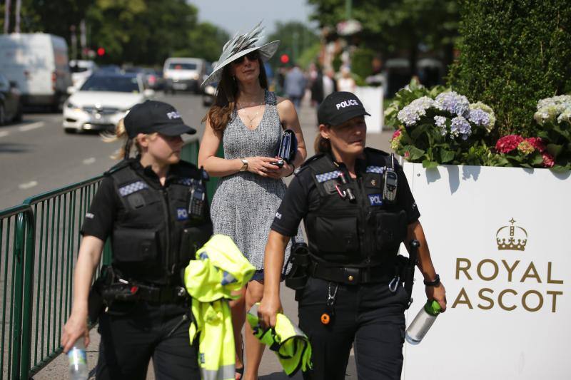 Originales sombreros, pamelas y tocados han vuelto a ser los protagonistas un año más de las carreras de caballos de Ascot, un evento que tampoco se perdieron la Reina Isabel de Inglaterra y Kate Middleton.