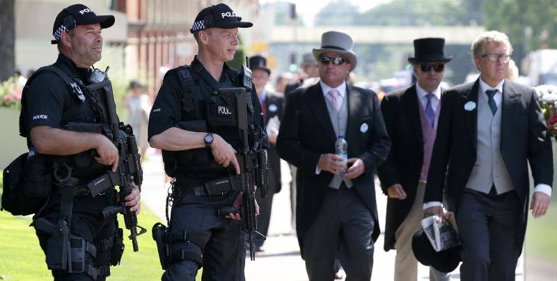 Originales sombreros, pamelas y tocados han vuelto a ser los protagonistas un año más de las carreras de caballos de Ascot, un evento que tampoco se perdieron la Reina Isabel de Inglaterra y Kate Middleton.