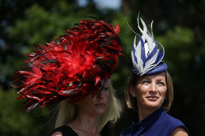 Originales sombreros, pamelas y tocados han vuelto a ser los protagonistas un año más de las carreras de caballos de Ascot, un evento que tampoco se perdieron la Reina Isabel de Inglaterra y Kate Middleton.