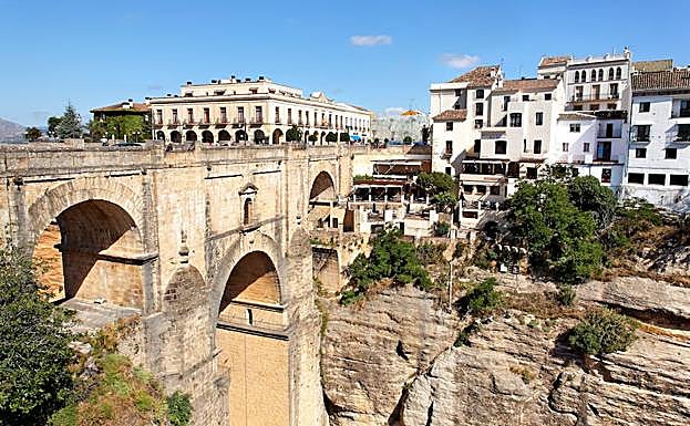 El adolescente que se precipitó por el Tajo de Ronda sale del coma