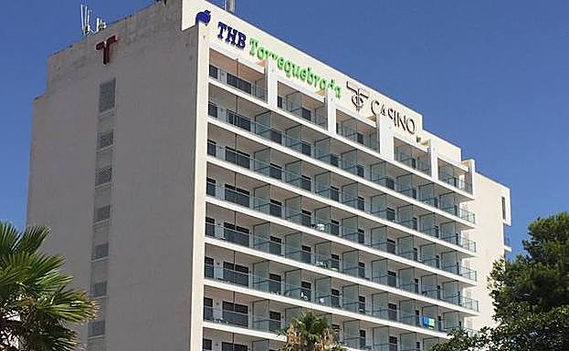 El Hotel Torrequebrada abrió sus puertas el 21 de abril de 1988. 