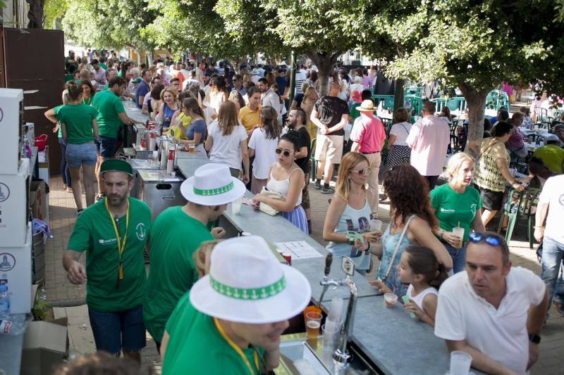 La cuarta verbena organizada por el submarino de la Virgen de la Esperanza congregó a numeroso público en el recinto ferial de Málaga. El dinero recaudado se destinó a Cáritas, la Fundación Corinto, la Asociación de Voluntarios de Oncología Infantil (AVOI) y la Asociación por la Investigación Oncológica de Málaga (AIOM).