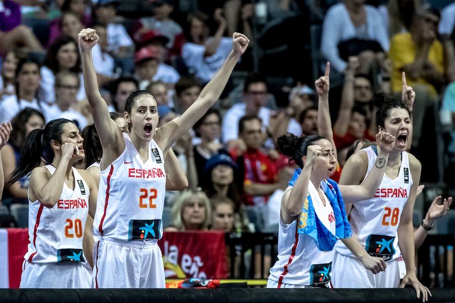 La selección española se impuso a Francia para proclamarse campeona de Europa de baloncesto en Praga.